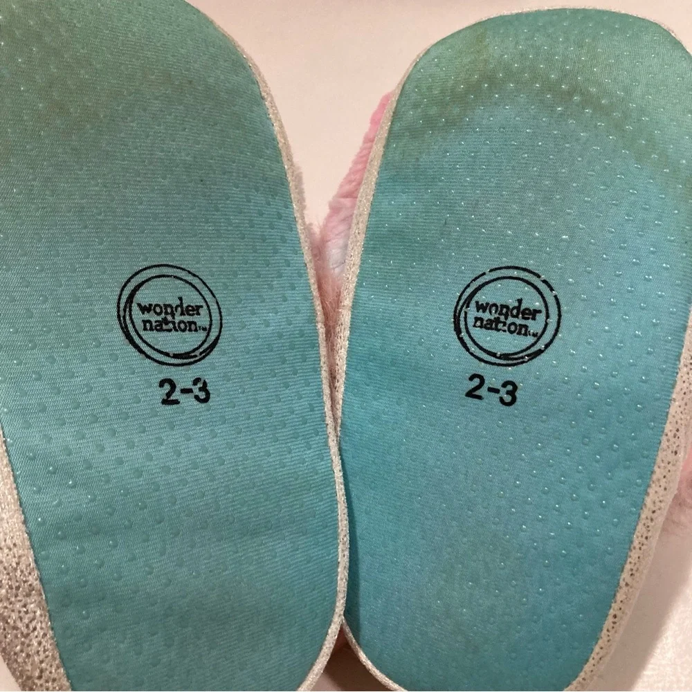 Wonder Nation slippers